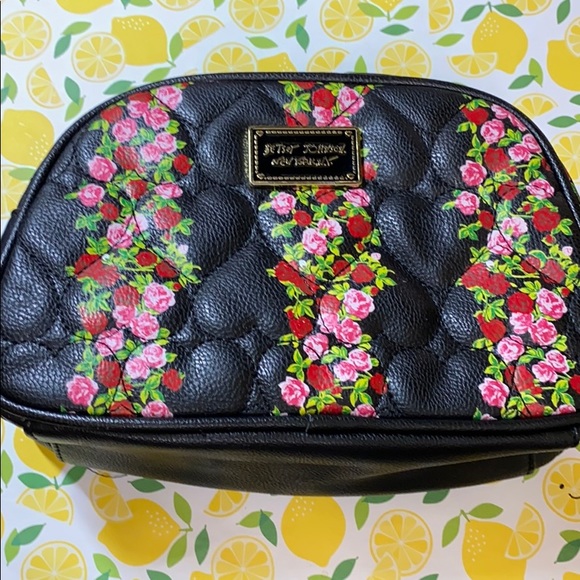 Betsey Johnson Handbags - 🍉 NWOT Betsey Johnson Large Makeup Bag Pouch